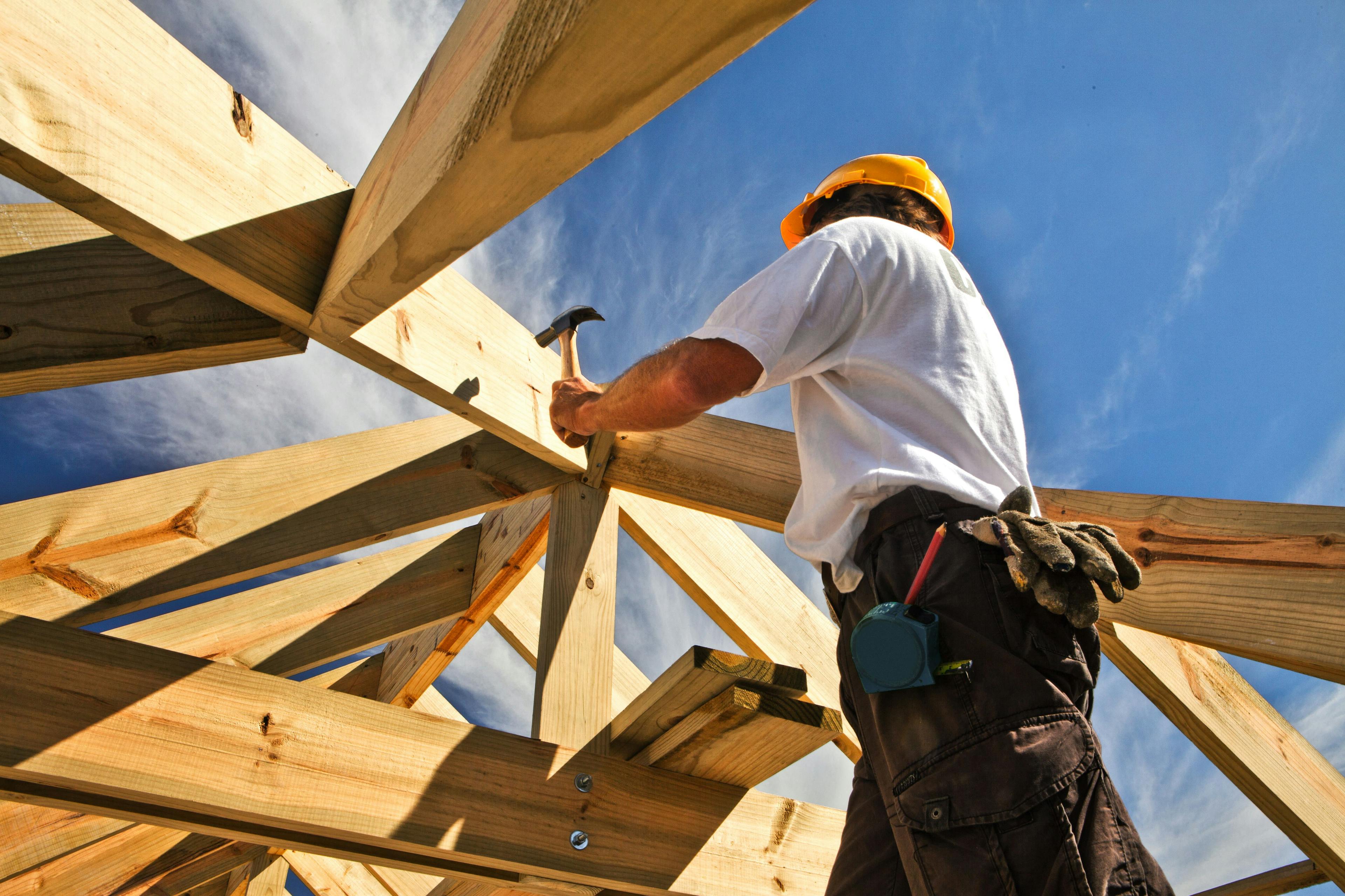 How to Ensure Outdoor Workers Use Sun Protection